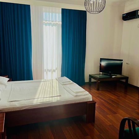 Aristocrat Hotel Tbilisi Ngoại thất bức ảnh