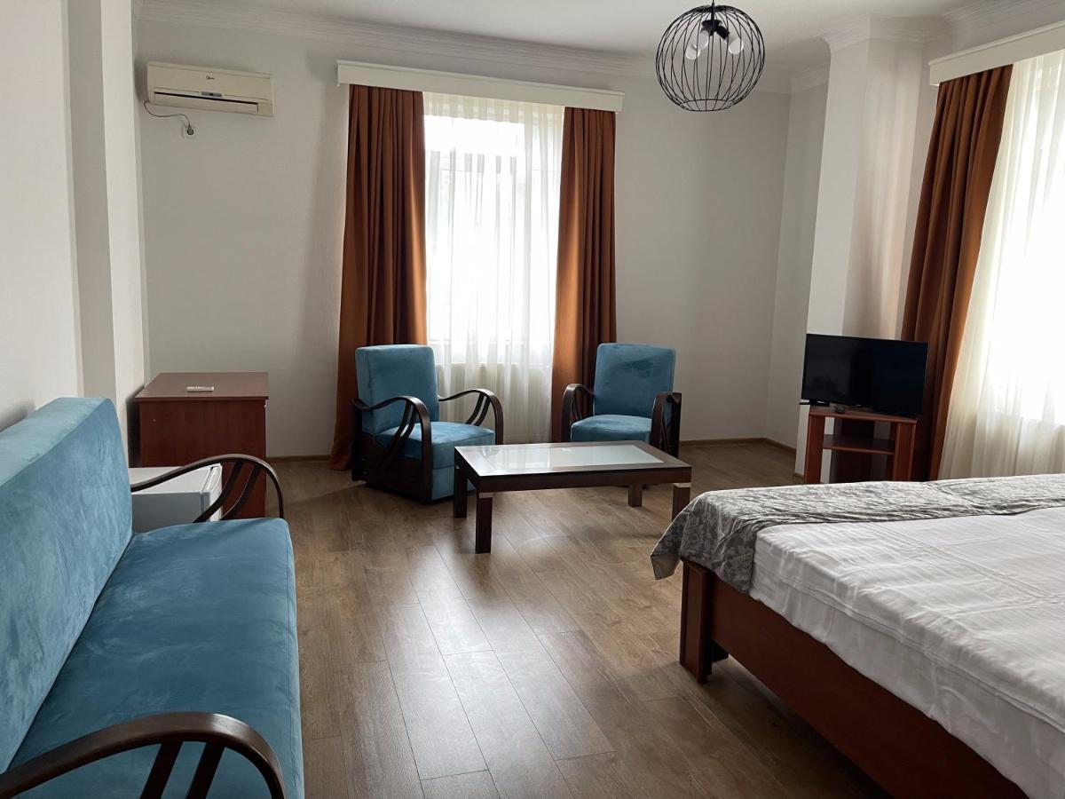 Aristocrat Hotel Tbilisi Ngoại thất bức ảnh